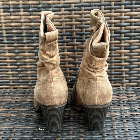 Fergolishous by Fergie Ankle Boots - Picture 3 of 4